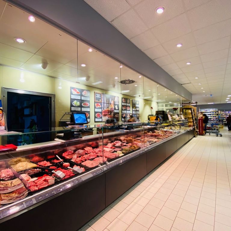Die Fleisch- und Wursttheke im Markt